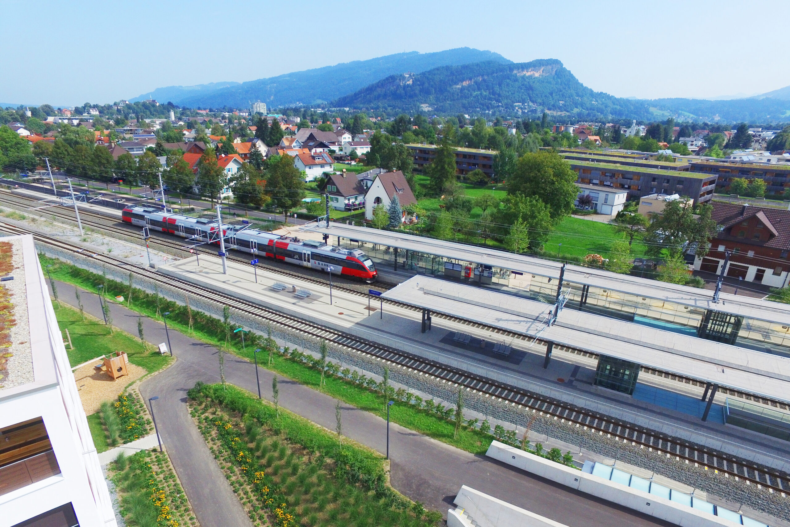 Luftbildaufnahme des Lauteracher Bahnhofs