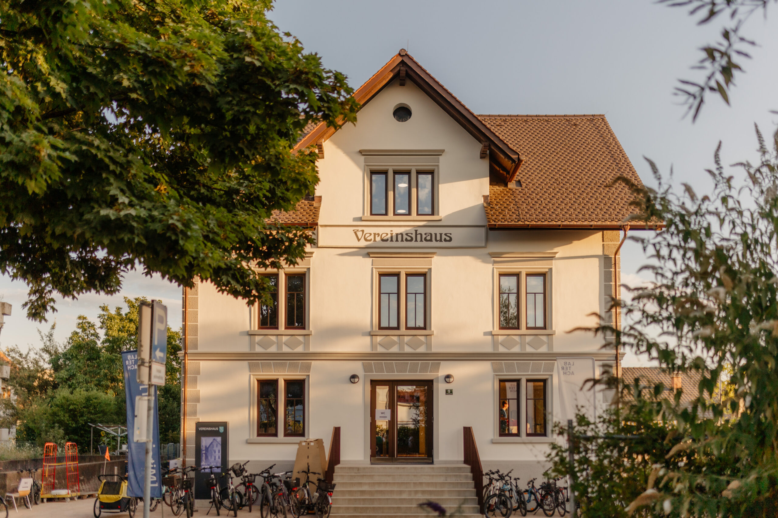 Das renovierte Vereinshaus in der Hofsteigstraße in Lauterach nach der Fertigstellung im Jahr 2020