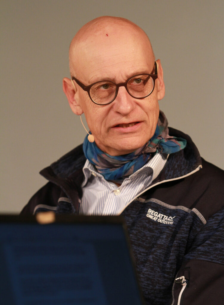 Auf dem Bild ist Richard Dietrich vom Schaudepot Lauterach zu sehen.