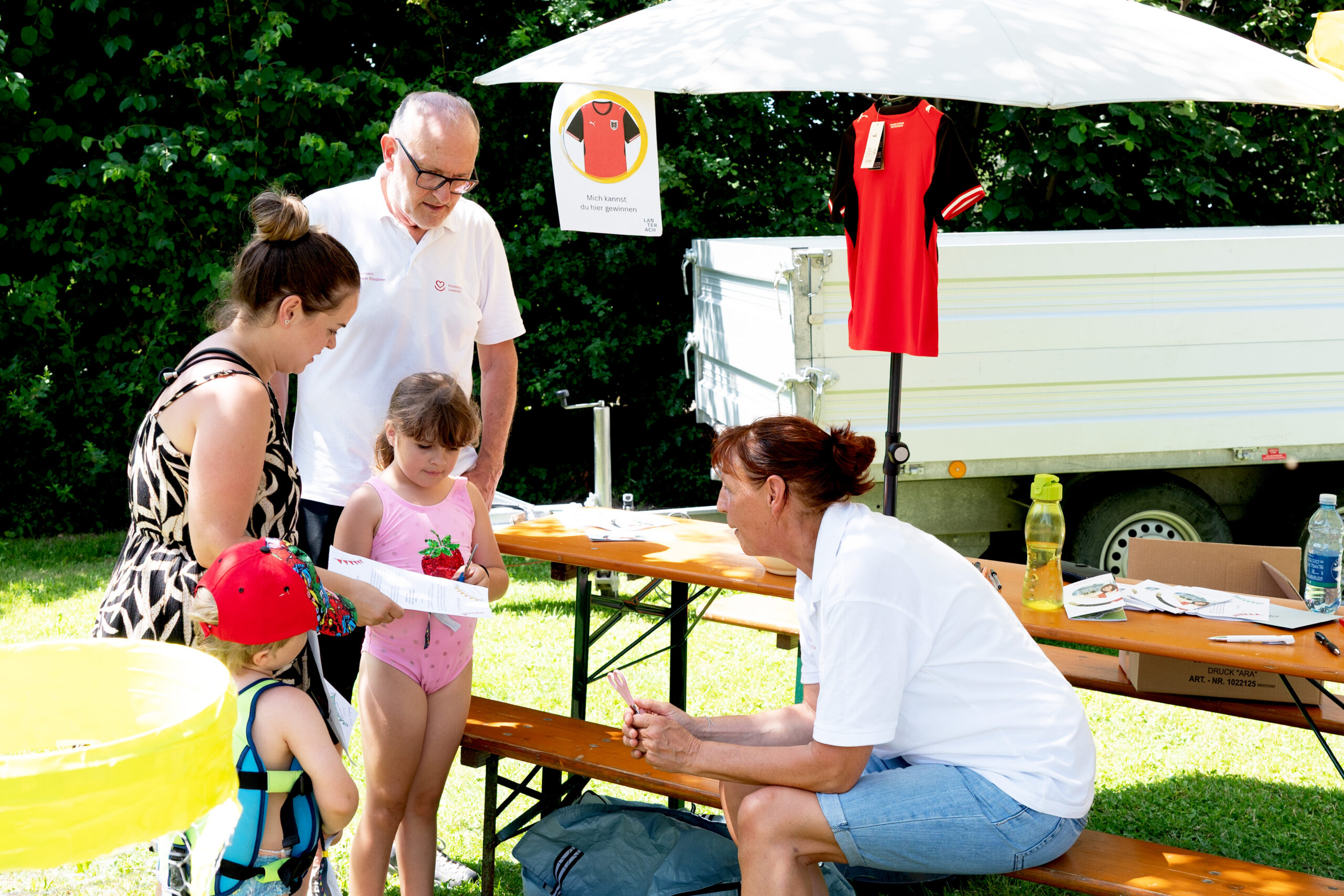 Familienfest mit Aktivitäten und Gesprächen
