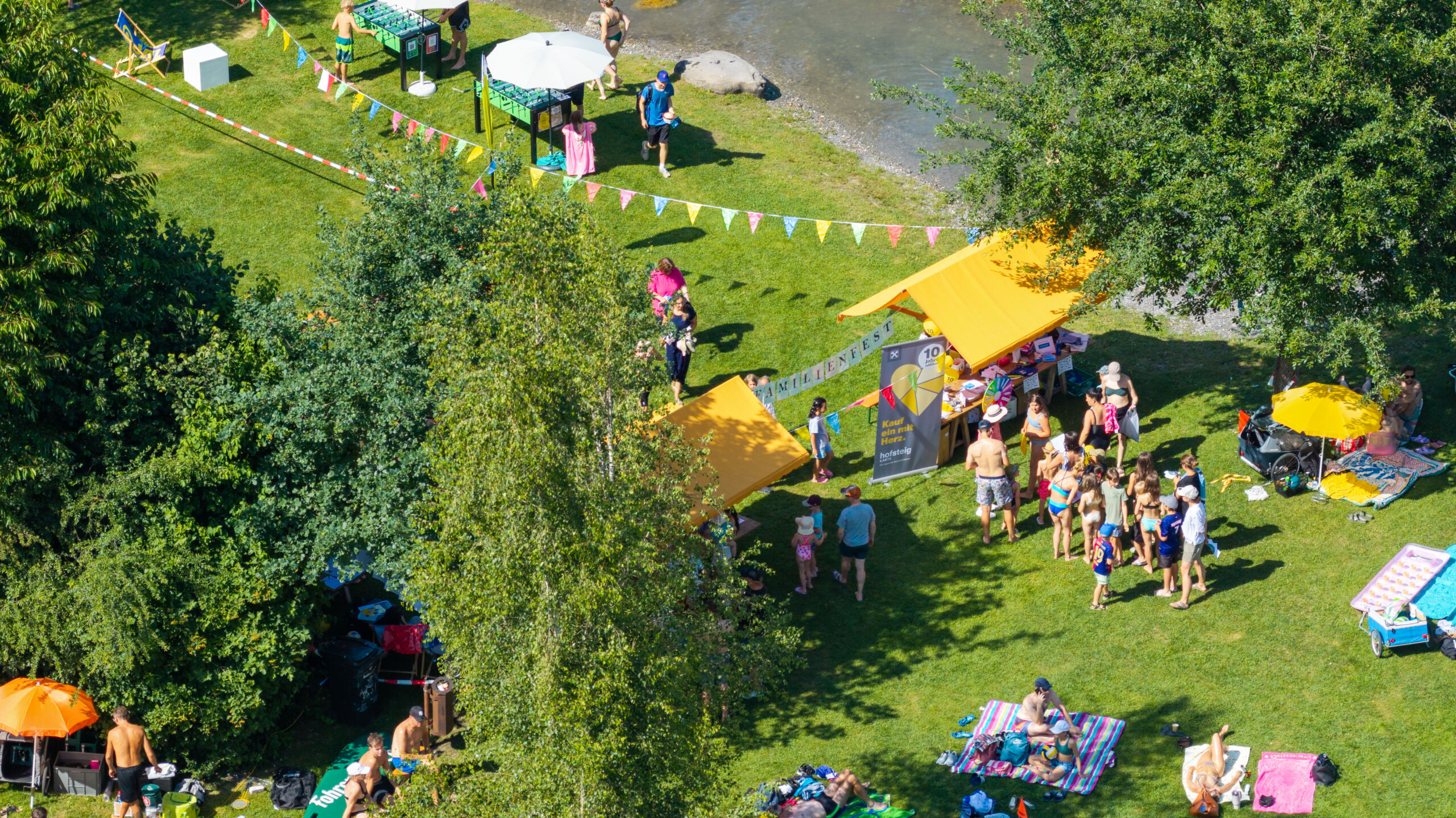 Familienfest mit Aktivitäten am Wasser